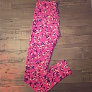 Roses! LulaRoe OS leggings.
